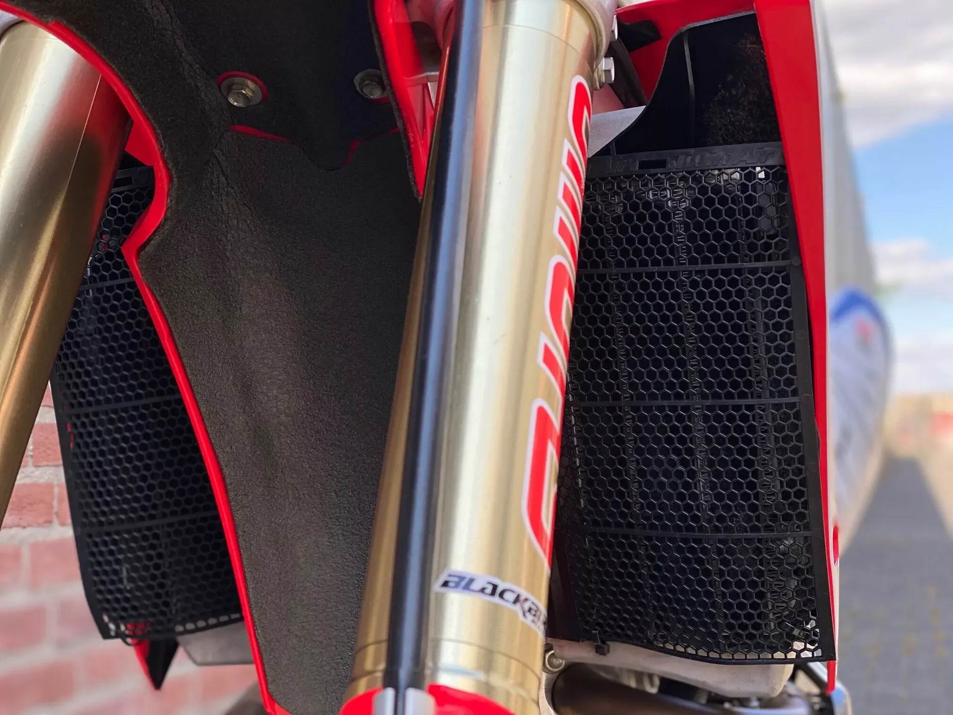 Twin Air Radiator Shield - Mud  - Twin Air