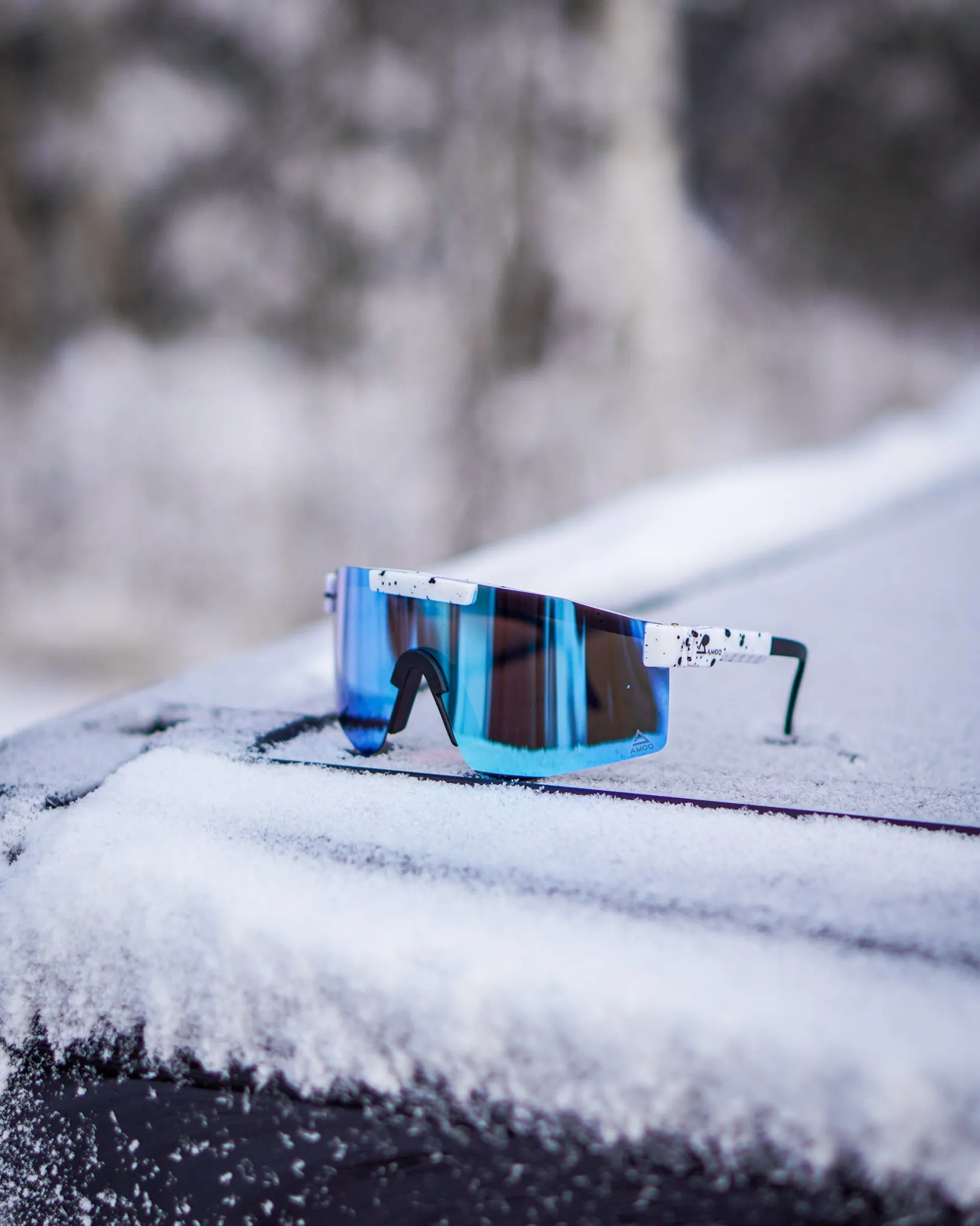 AMOQ Lunettes de soleil Comet White Splash - Blue Mirror AMOQ Lunettes de soleil Comet White Splash - Blue Mirror - AMOQ - Motocross Parts