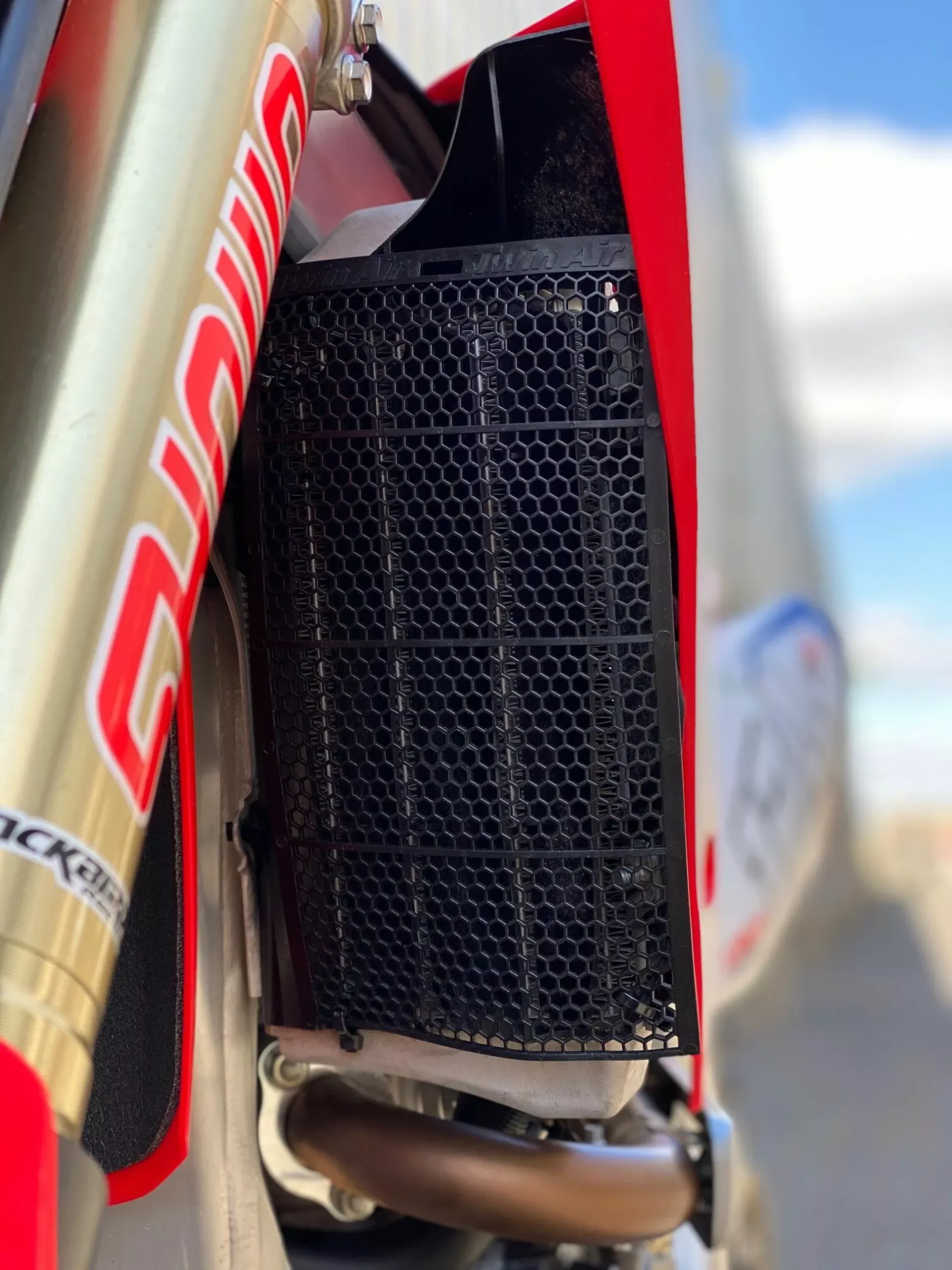 Twin Air Radiator Shield - Mud  - Twin Air